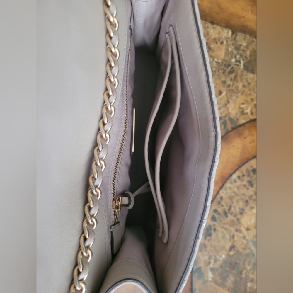 Tory Burch Cream Quilted Bag - Picture 9 of 10